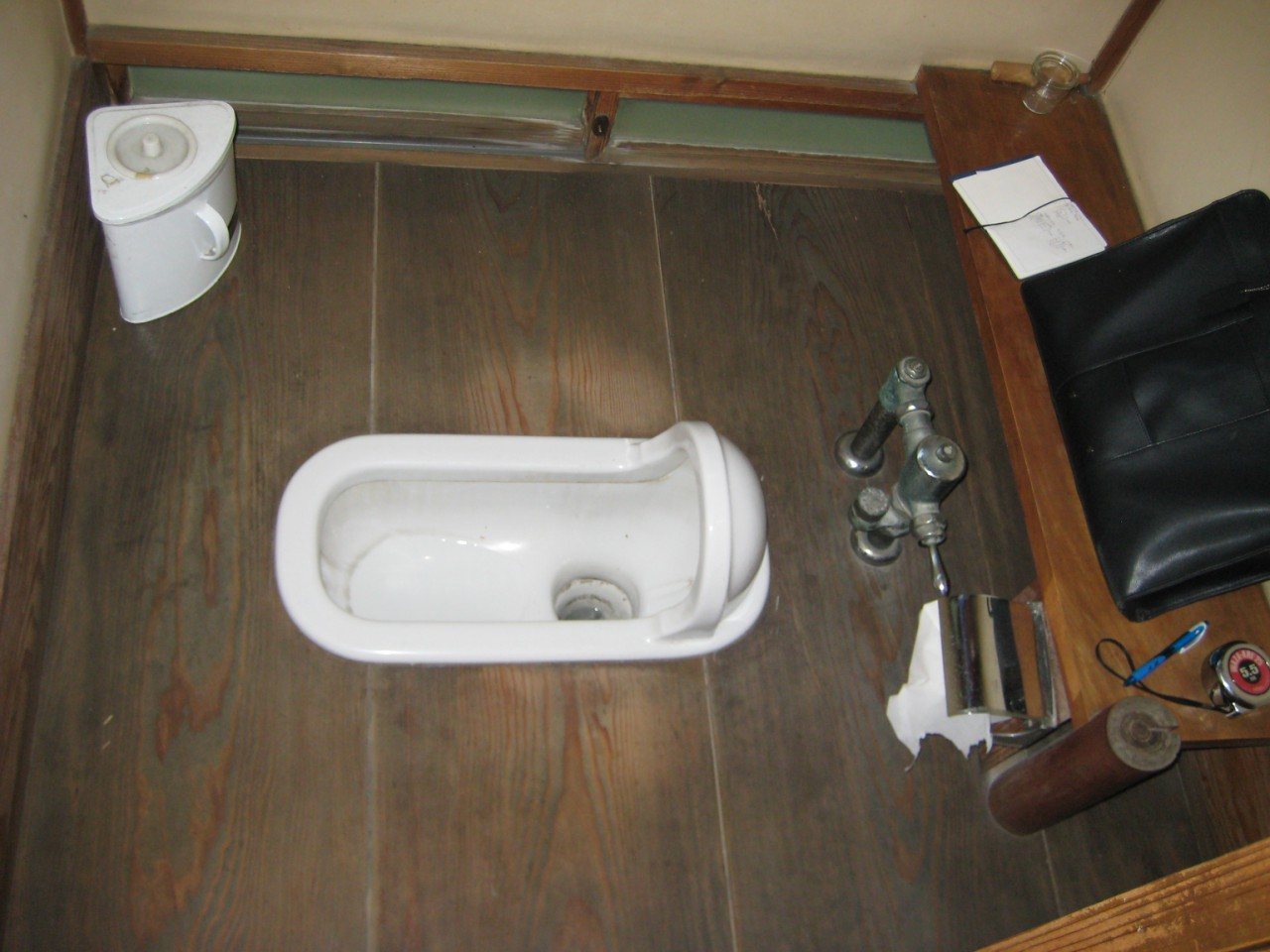 和式トイレを洋式トイレに変更 施工前